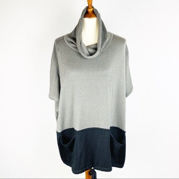 Neiman Marcus Oversized Short Sleeve Grey/Black Sweater Size XS - Picture 1 of 7